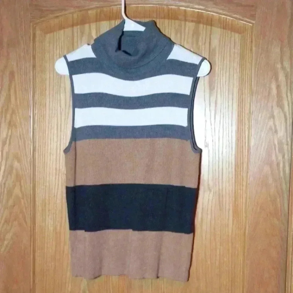 Liz Claiborne turtleneck sleeveless sweater size L